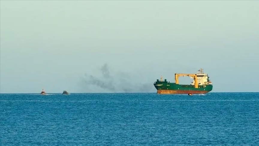 هجوم  مسلح قبالة السواحل اليمنية عبر  زوارق بحرية مسلحة