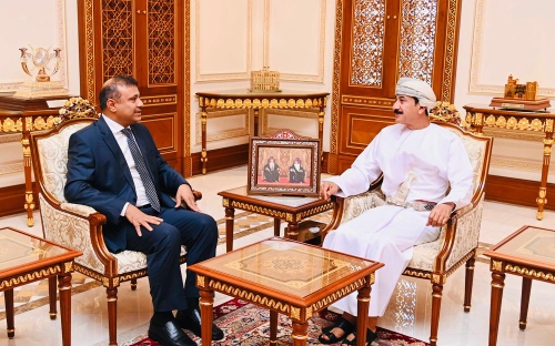 تفاصيل لقاء سفير اليمن بمسقط مع وزير المكتب السلطاني