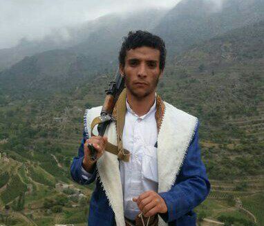 أسير محرر من سجون الحوثيين يبلغ أسرة اسير آخر بوفاة ابنهم تحت التعذيب