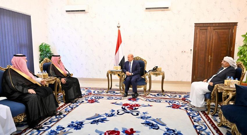 السفير "آل جابر" في عدن لمناقشة جهود الوساطة السعودية وفرص الحل السياسي