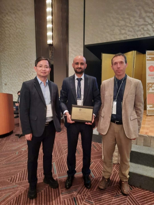باحث يمني في مجال الذكاء الاصطناعي يفوز بجائزة أفضل ورقة علمية في مؤتمر  دولي باليابان