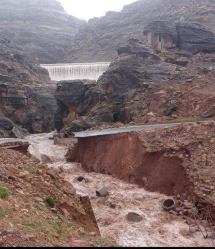 انهيار سد مائي في محافظة المحويت نتيجة تدفق سيول الأمطار الغزيرة