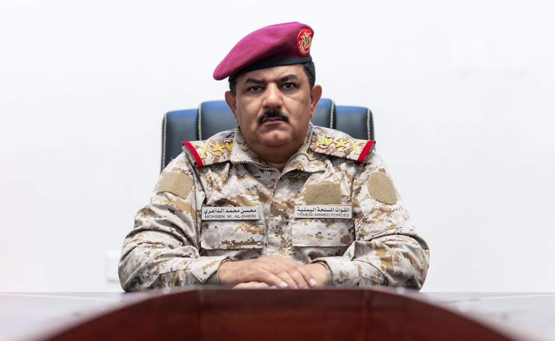 وزير الدفاع.. مليشيات الحوثي تخوض حرب تجويع ضد اليمنيين وحربنا معها مصيرية