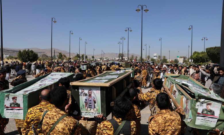 مقتل 17 حوثيا منتحلين رتباً عسكرية مختلفة بمواجهات مع الجيش اليمني منذ بداية يوليو