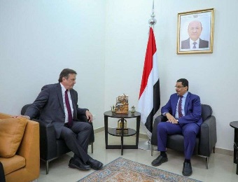بن مبارك يبحث مع منسق الشؤون الإنسانية سير المرحلة الأولى من خطة إنقاذ صافر