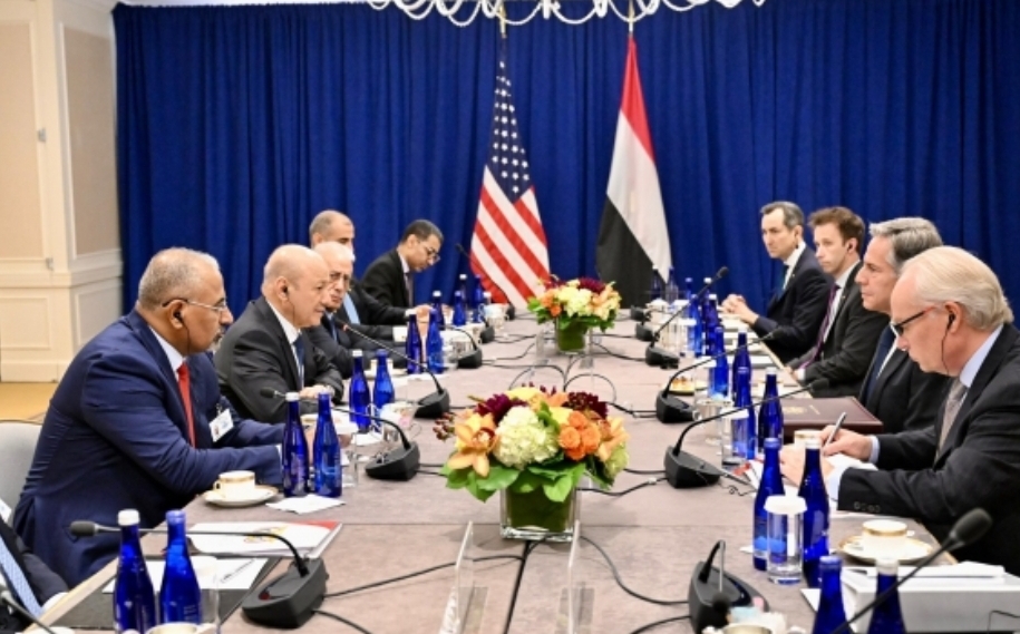 الرئيس العليمي يبحث مع وزير الخارجية الأمريكي جهود إحياء عملية السلام في اليمن