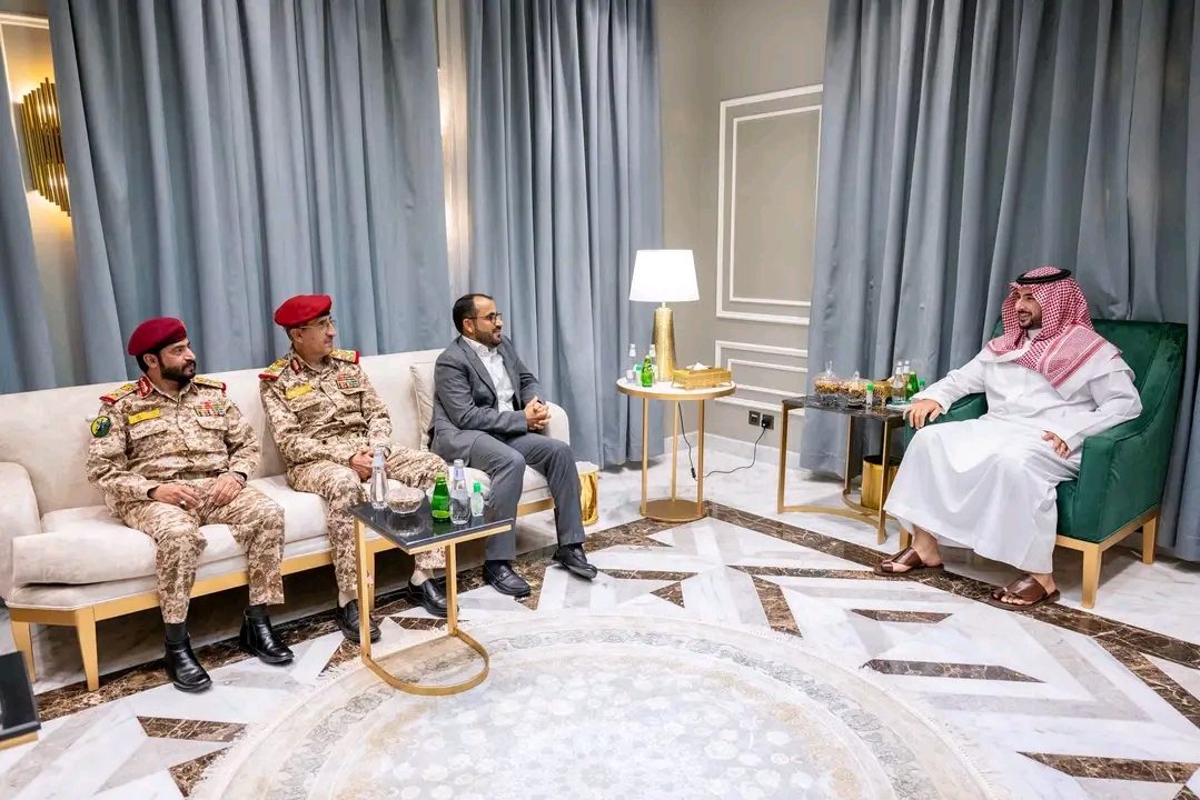 ماذا قال رئيس وفد الحوثيين لصحيفة الشرق الأوسط بشأن نتائج النقاشات بـ الرياض؟