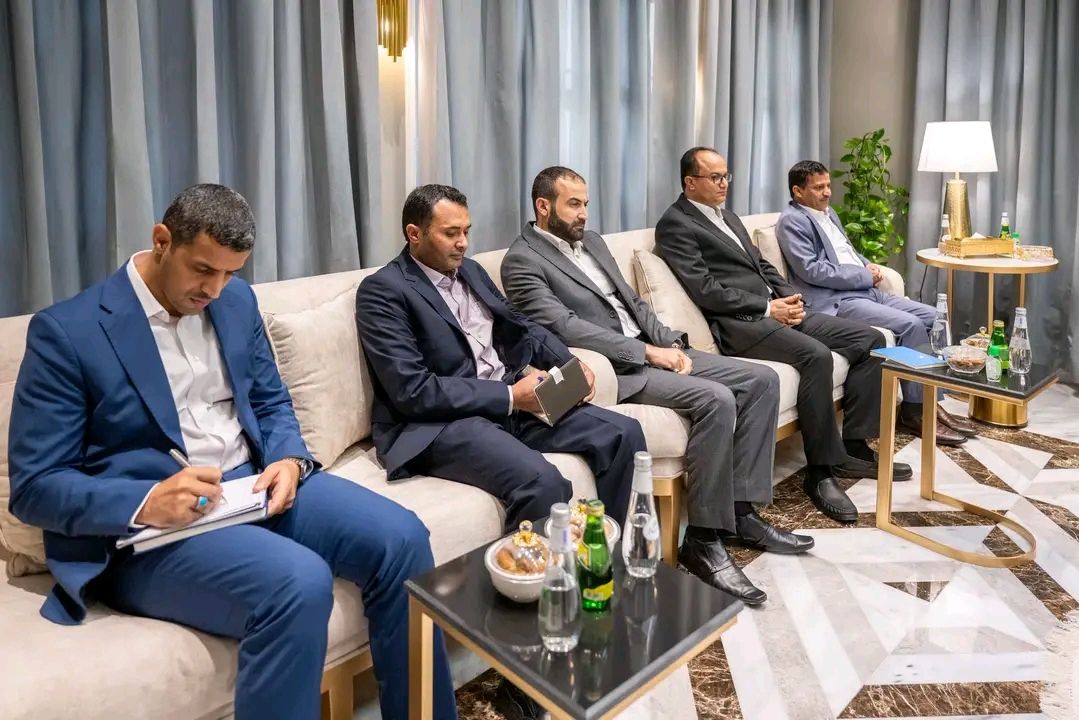 الكشف عن جولة مشاورات قادمة وسبب مغادرة وفد الحوثيين الرياض وبدائل لتجاوز قضايا الخلاف