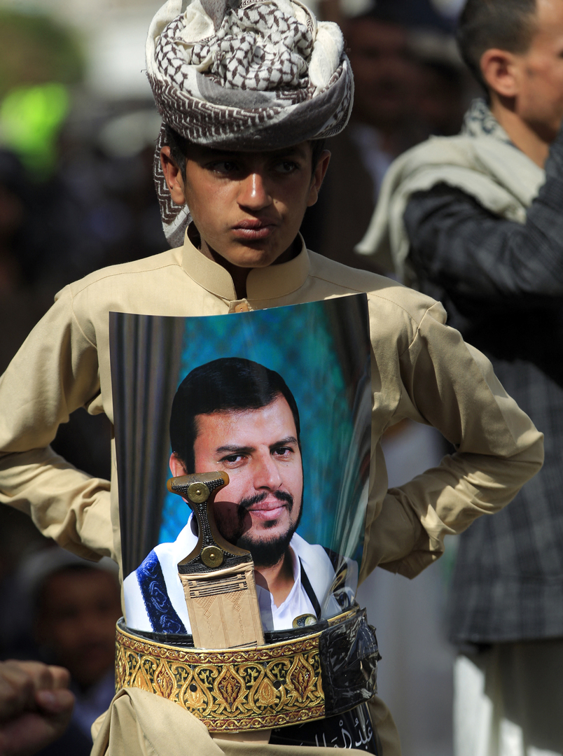 وصفهم بـ المدسوسين..عبد الملك الحوثي يفاجئ المتحوثين بقرارات طرد جذرية من كافة مؤسسات حكومته الانقلابية