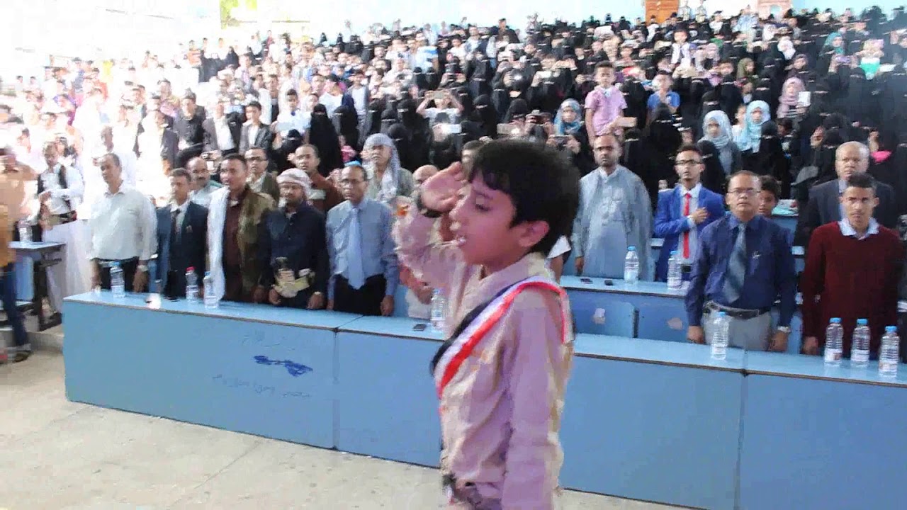 مليشيات الحوثي الإرهابية تستبدل تحية العلم والهتافات الوطنية في المدارس بشعارات طائفية