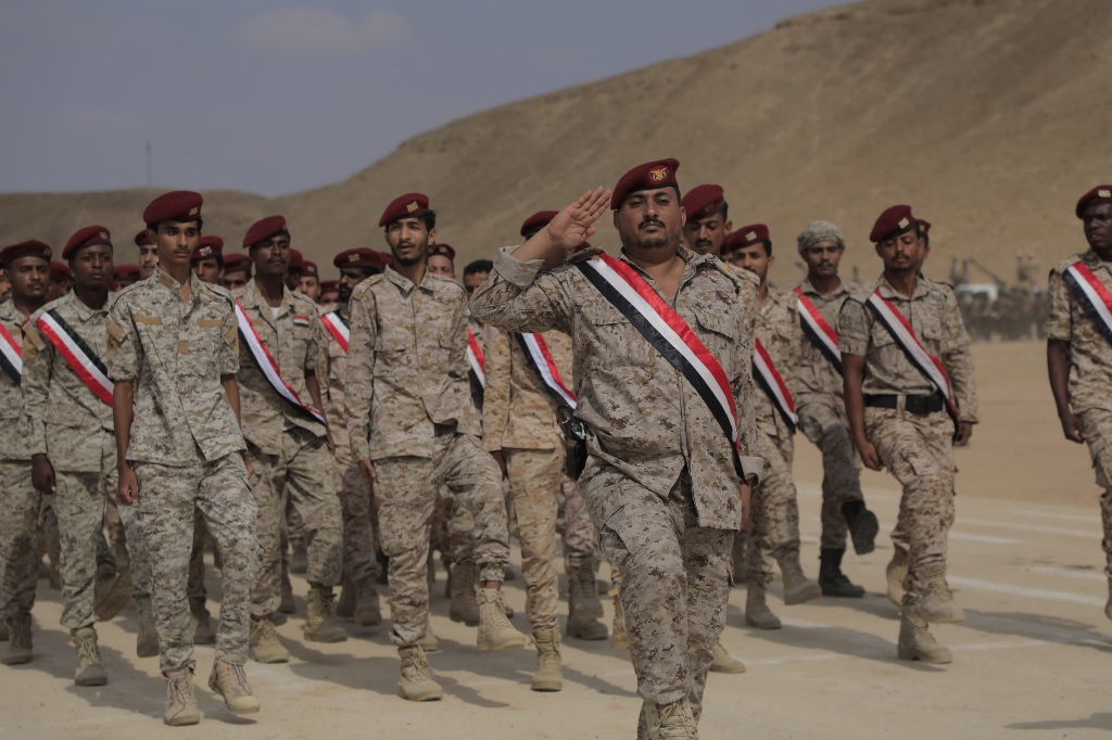 عرض عسكري مهيب في المهرة بمناسبة أعياد الثورة اليمنية