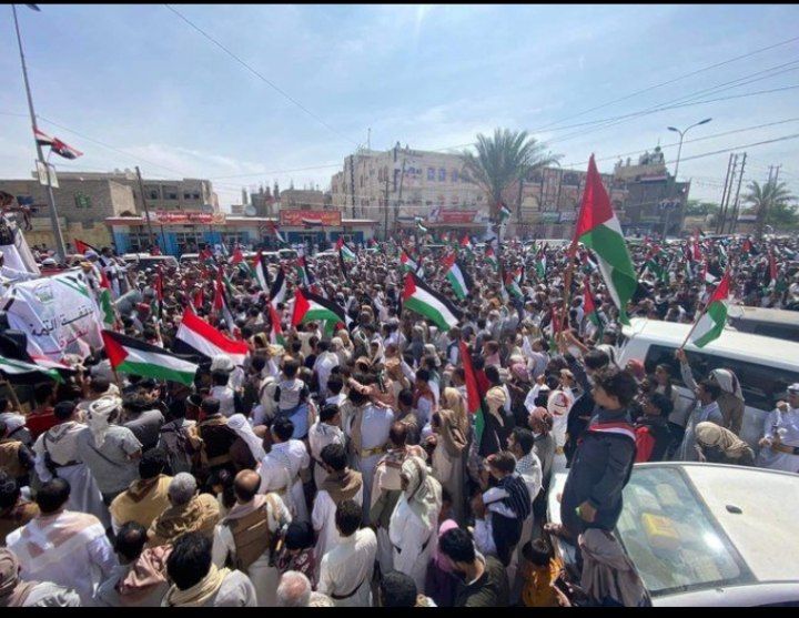 استمرار التظاهرات الاحتجاجية المنددة بجرائم العدوان الصهيوني على غزة في عدد  من المدن اليمنية