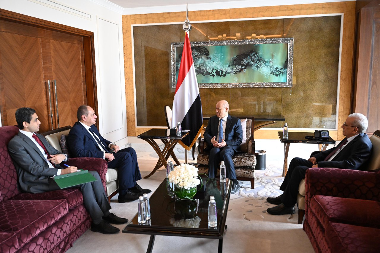 الرئيس العليمي يدعم موقف مصر الخاص بالقضية الفلسطينية
