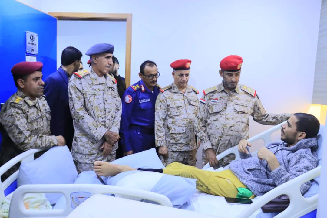 رئيس هيئة الأركان في زيارة لجرحى الجيش والمقاومة بمستشفيات القاهرة