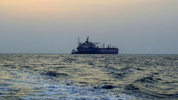 صحيفة أمريكية: تكشف عن تراجع  ادارة بايدن في ضرب مليشيا الحوثي ردا على استهدافة للسفن بالبحر الأحمر