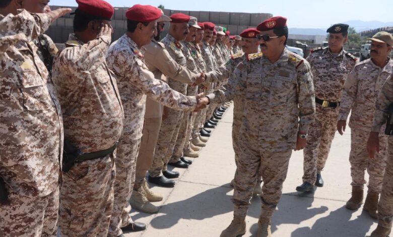 وزير الدفاع يعود إلى عدن بعد جولة خليجية مثمرة