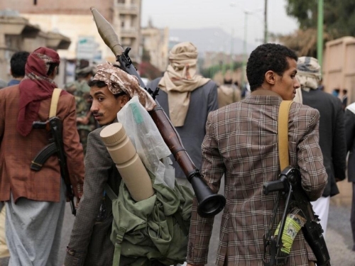 أمريكا لا تريد القضاء على الحوثيين والعلاقة بين الطرفين وطيدة .. وهذه ادلة تسمين الإدارة الأمريكية لمليشيا الحوثي
