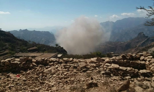 مليشيا الحوثي تستهدف منطقة جحاف بالضالع بصاروخ باليستي