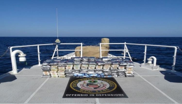 القوات البحرية المشتركة “CMF” تصادر شحنة مخدرات بقيمة 8 ملايين دولار في بحر العرب