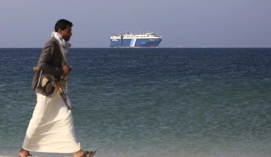 الحوثيون يعلنون عن هجوم جديد استهدف سفينة امريكية