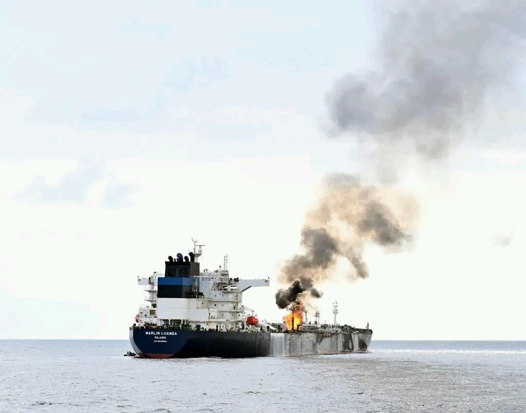 شاهد صور السفينة ''مارلين لواندا'' وهي تحترق تثير غضب واسع داخل بريطانيا وتكشف عن ضعف يتعلق بالقوات البحرية..  ولندن أمام خيارات اخرى