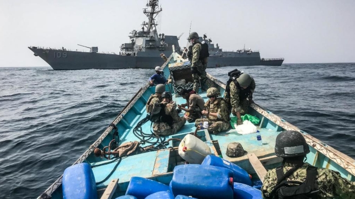 القوات البحرية الأميركية تتجاهل طوال سنوات عمليات تهريب مهولة للأسلحة الإيرانية المتجهة للمليشيات الحوثية