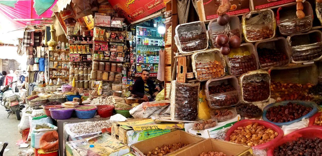 تعميمات حوثية برفع الضرائب بما يعادل 500 في المائة على البضائع .. والكساد يضرب الأسواق اليمنية
