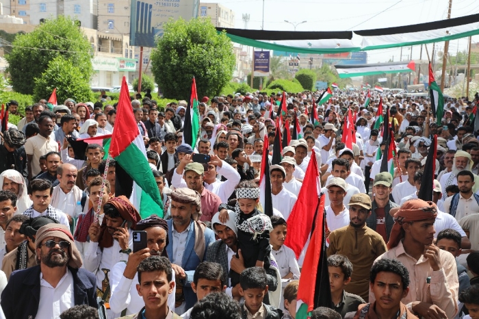 مظاهرات في مارب وتعز تندد بجرائم الاحتلال الإسرائيلي وتدعو  الضمير العالمي إلى وقفة شجاعة مع غزة